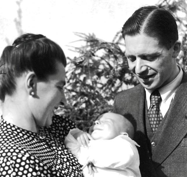 Josef Mayr Nusser con la moglie e i l figlioletto.